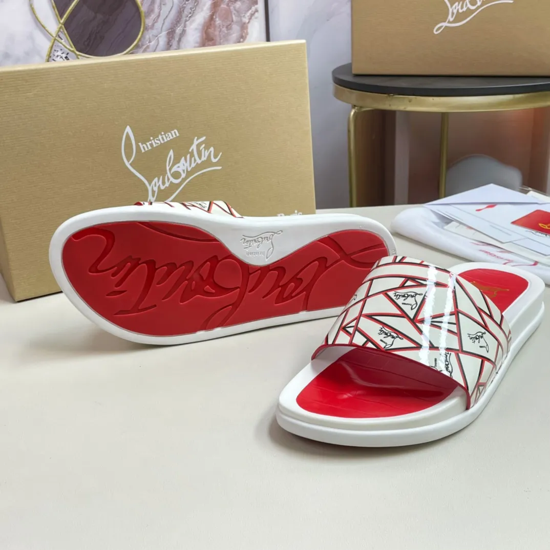 [CL red sole shoes] P: 300💰 size 38-45 Men's classic slippers, made on the official website 1:1, the original factory specializes in original materials ➖ OEM 3D printing pattern production ➖ Ultra-light non-slip outsole. Super fashionable and super comfortable, handsome on the feet, a must-have for men in summer! !